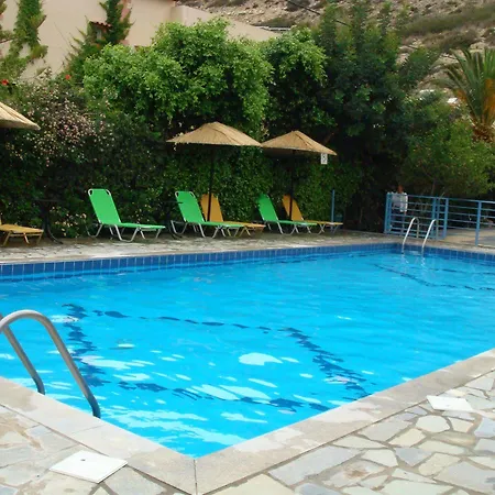 Coral Hotel 2*