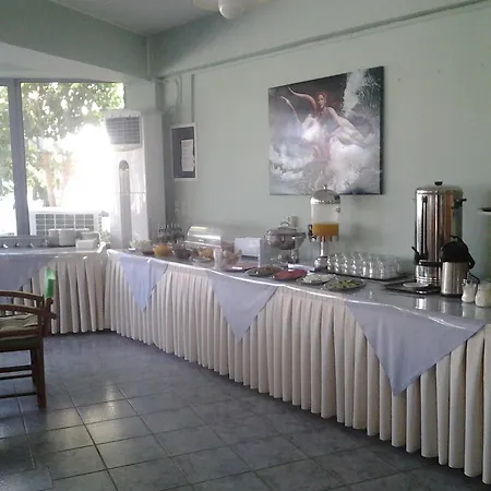 Coral Hotel 2*